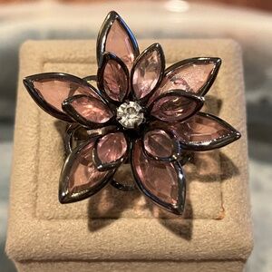 Flower ring with lavender purple pedals